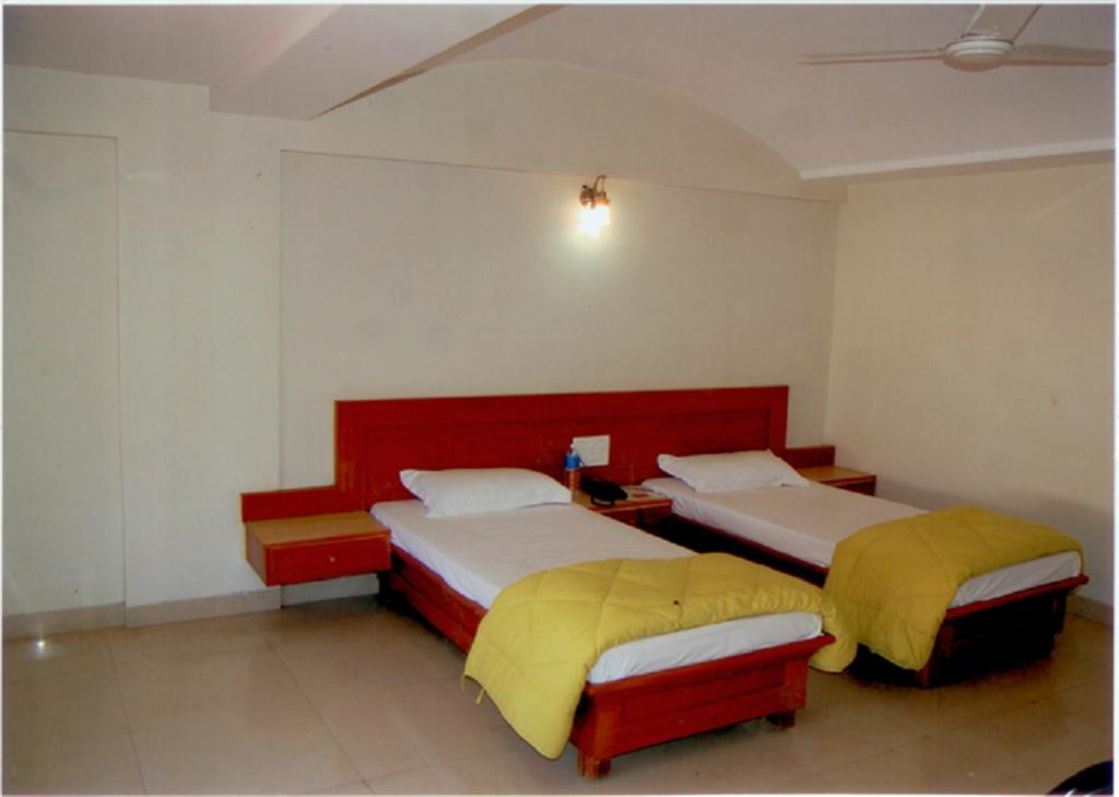 Hotel Abha International Bhuj Esterno foto